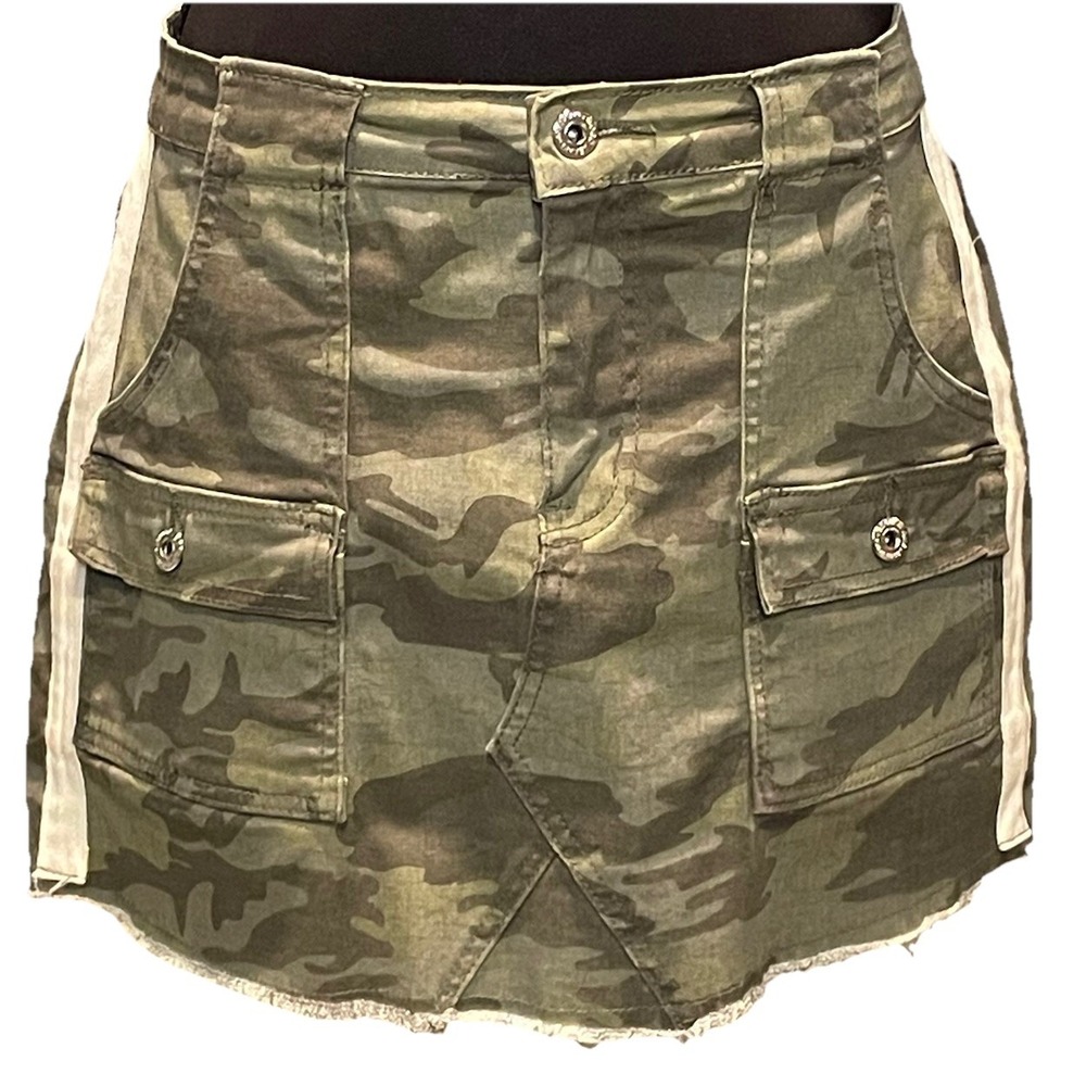 Gogo Jeans Camo Mini Skirt Sz 11 Y2K Cargo Style White Side Stripes Frayed Hem